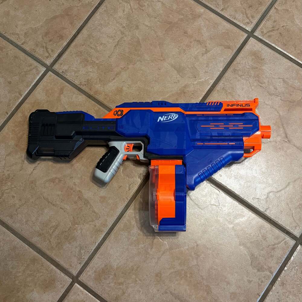 NERF Gun INFINUS N-STRIKE ELITE Motorized Blaster W/ 30 Round Ammo Drum